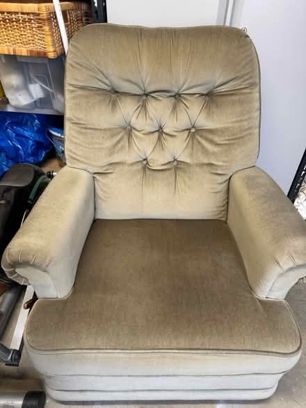 Photo of free Manual reclining armchair (Hayes BR2) #1