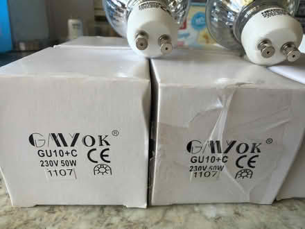 Photo of free 8 GU 50W Mains Halogen bulbs unused (Welling DA16) #3