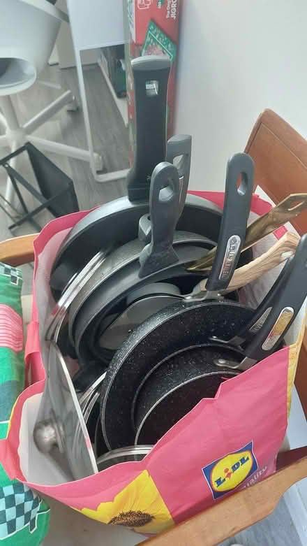 Photo of free Pans (Mitcham CR4) #1