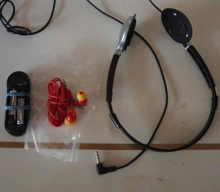 Photo of free fm radio and headphones (Oakwood LS8) #1