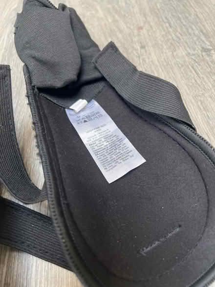 Photo of free Korok FH100 Field Hockey Shin Guards. Good condition (Southsea PO4) #4