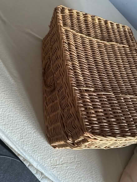 Photo of free Large hamper basket (Bedfont TW14) #4