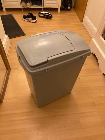 Photo of free Grey bin (Canada Water SE16) #1
