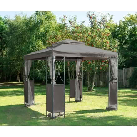 Photo of B&M gazebo (Hucclecote) #1