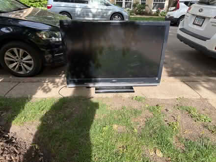 Photo of free Curb alert - 52in Sony lcd tv (East Rogers Park.) #1