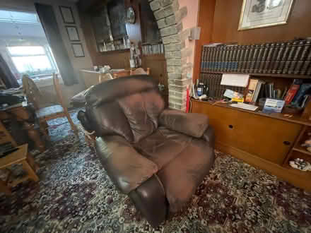 Photo of free Settee And Armchairs (Middle Deal CT14) #3
