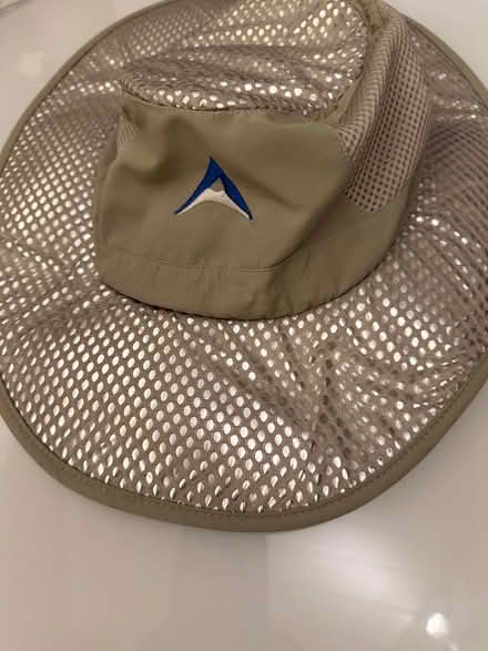 Photo of free Sun hat (Sunnyvale (Wolfe)) #1