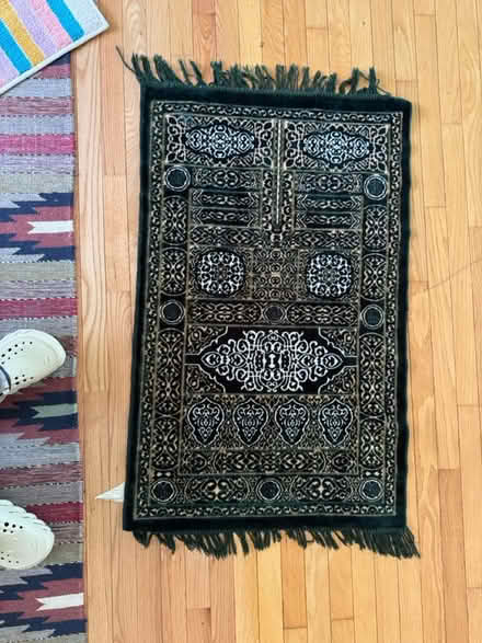 Photo of free Quality Muslim Prayer Mat (Ithaca) #1