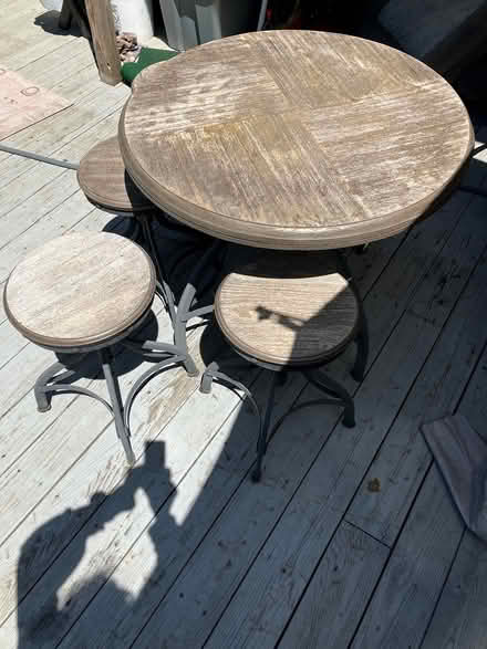 Photo of free table: 4 stool adjustable height (Conway-Madison line) #2