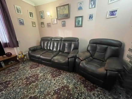 Photo of free Settee And Armchairs (Middle Deal CT14) #2