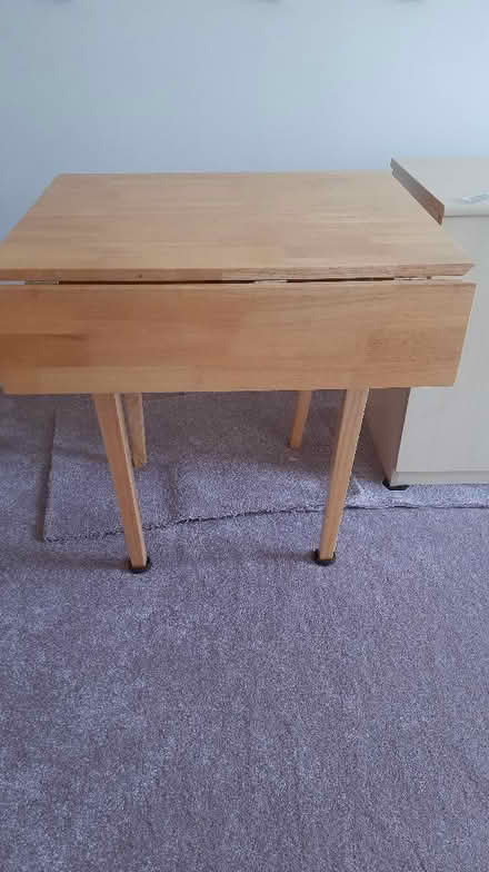 Photo of free Extendable dining table or desk (Byfleet KT14) #3