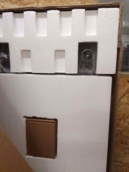 Photo of free Floor Scales, heavy duty (Central Lancaster LA1) #1