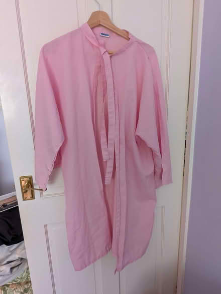 Photo of free Pink hairdressing gown with sleeves "Dream Design" (Downend BS16) #1