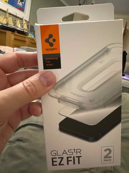 Photo of free iPhone 13/14 screen Protector and Application Tool (Darby Green GU46) #1