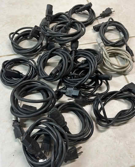 Photo of free PC/Telecom/Network PowerCords (Foster & California Ave) #1