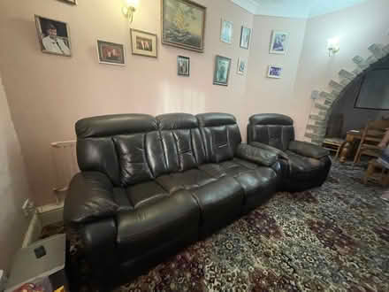 Photo of free Settee And Armchairs (Middle Deal CT14) #1