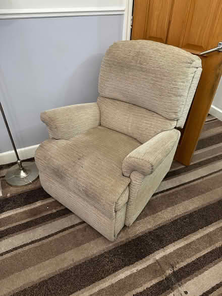Photo of free G Plan 2 seater sofa & electric recliner chair (Bredbury SK6) #3