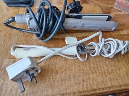 Photo of free Hair curler and hair straightener (Lower Morden SM4) #1