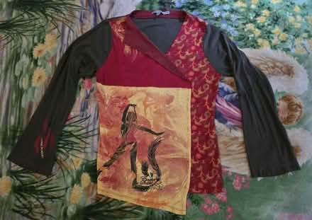 Photo of free Cirque du Soleil Long Sleeve - XL (West 7th) #1