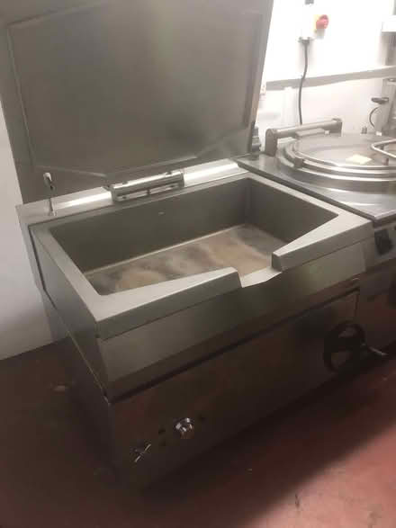 Photo of free Bratt Pan/Tilt Frying Pan (Central Lancaster LA1) #3