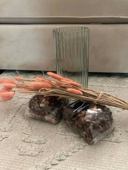 Photo of free Vase, tail stem bouquet, pot purri (Dagenham RM9) #2