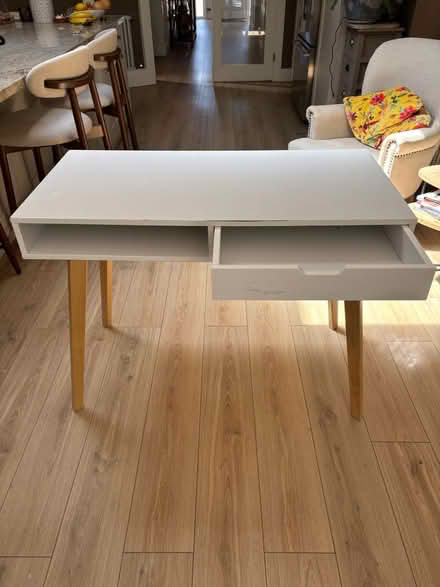 Photo of free Desk (Dalkey) #1