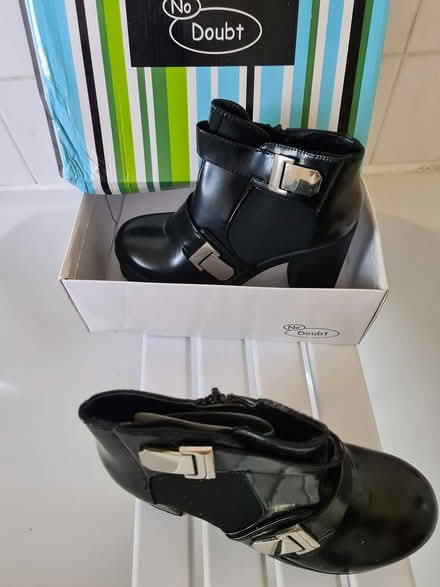 Photo of free New Shoes/boots size 6 (Shiregreen/Ecclesfield S5) #2