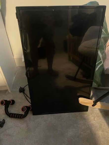 Photo of free 32 inch tv and bracket (CO2 berechurch) #2