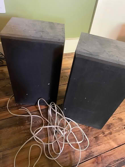 Photo of free Turn table, amp & 2 speakers (Marple SK6) #4