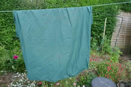 Photo of free single fitted bottom sheet (Arnold NG5) #1