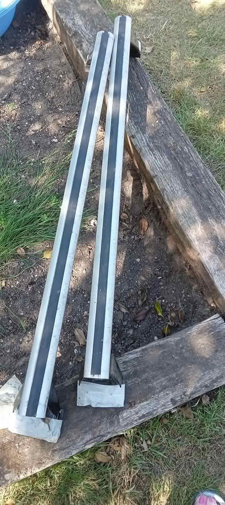 Photo of free Roof rack/bars (Orpington BR5) #1