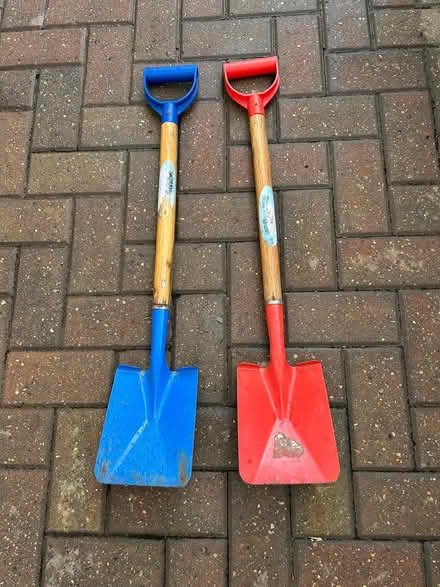 Photo of free Metal Beach spades in good cond (Stanway CO3) #1