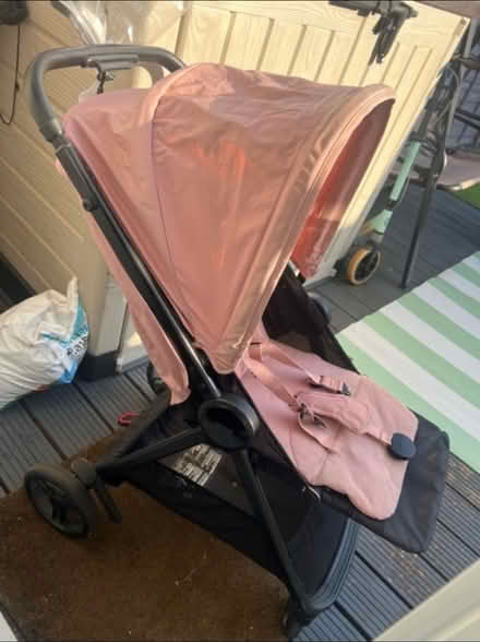 Photo of free Mama & Papa pushchair (Streatham Vale) #1