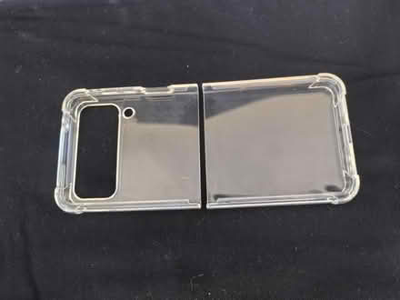 Photo of free New Samsung Galaxy Flip4 case (Hayward) #1
