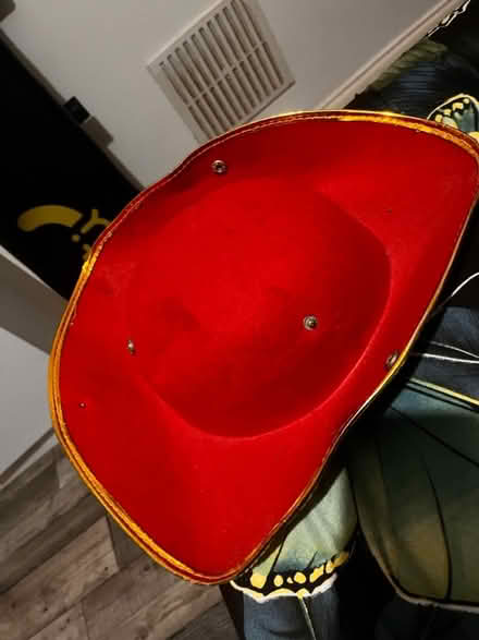 Photo of free Hat (Ub60ln) #2