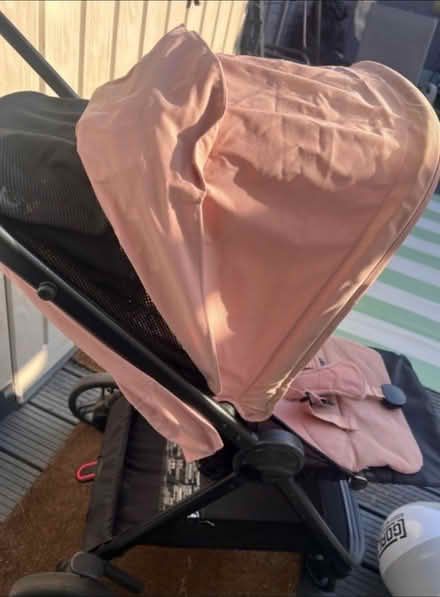 Photo of free Mama & Papa pushchair (Streatham Vale) #2