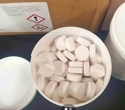 Photo of Hot tub chlorine tablets or granules (Deanshanger MK19) #1