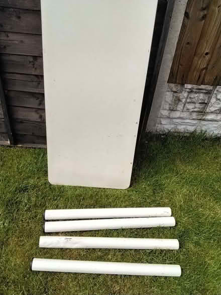 Photo of free Table with screw on legs (Penrith CA11) #2