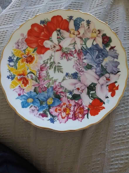 Photo of free Royal Albert Collectors Plate (Stroud) #2