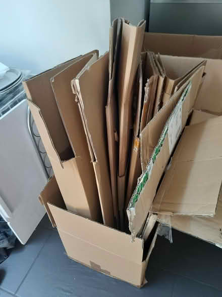 Photo of free cardboard boxes (B90 4st) #1
