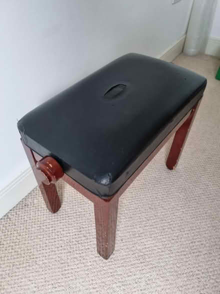 Photo of free Roland adjustable piano stool (Tunbridge Wells) #3