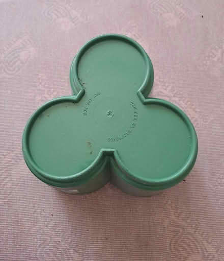 Photo of free Clover leaf shaped plastic flower pot (Harefield SO19) #2