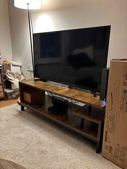 Photo of free TV stand / coffee table (E17 Walthamstow) #1