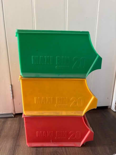 Photo of free Small storage bins (Catford South SE12) #1