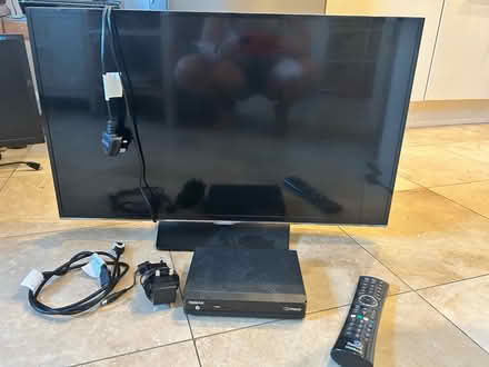 Photo of free TV and freesat box (Wargrave RG10) #1