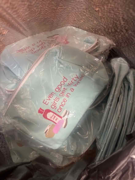 Photo of free New wash bags (20) (Depford) #2