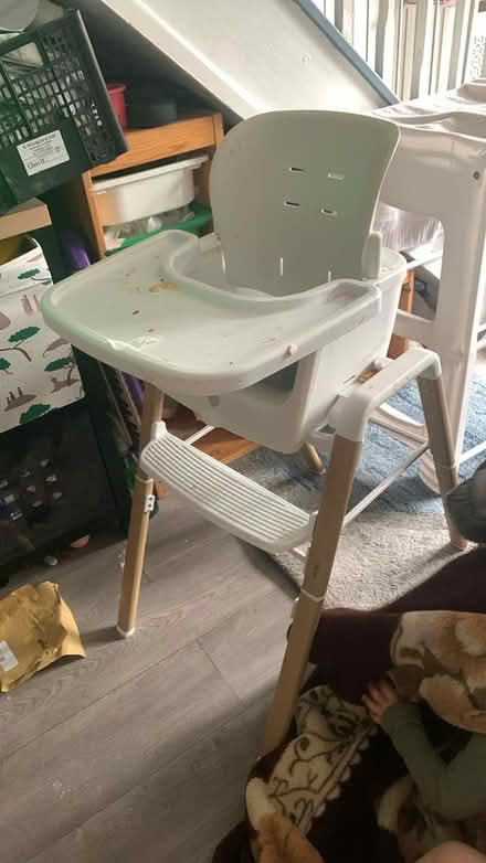 Photo of free high chair (LU5) #1