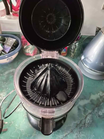 Photo of free orange juicer (Caversham Park RG4) #2