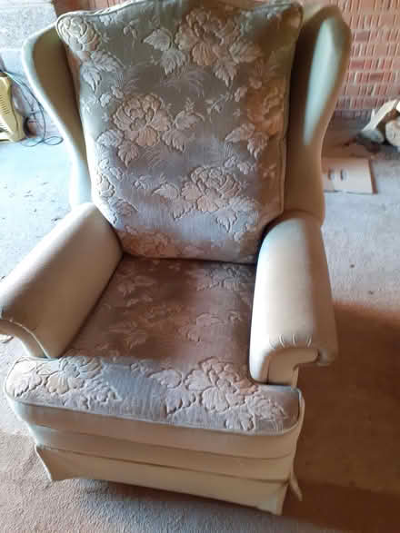 Photo of free Sherbourne 3 seater sofa and 2 matching arm chairs (Calcutt HG5) #2