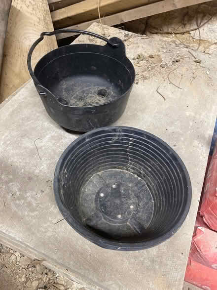 Photo of free Black plastic plant pots (Whiteshill GL6) #1